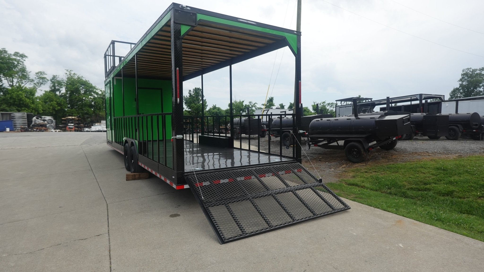 Enclosed Trailer 8.5′ X 30′ Lime Green Hybrid Drone and Equipment Hauler - Image 11
