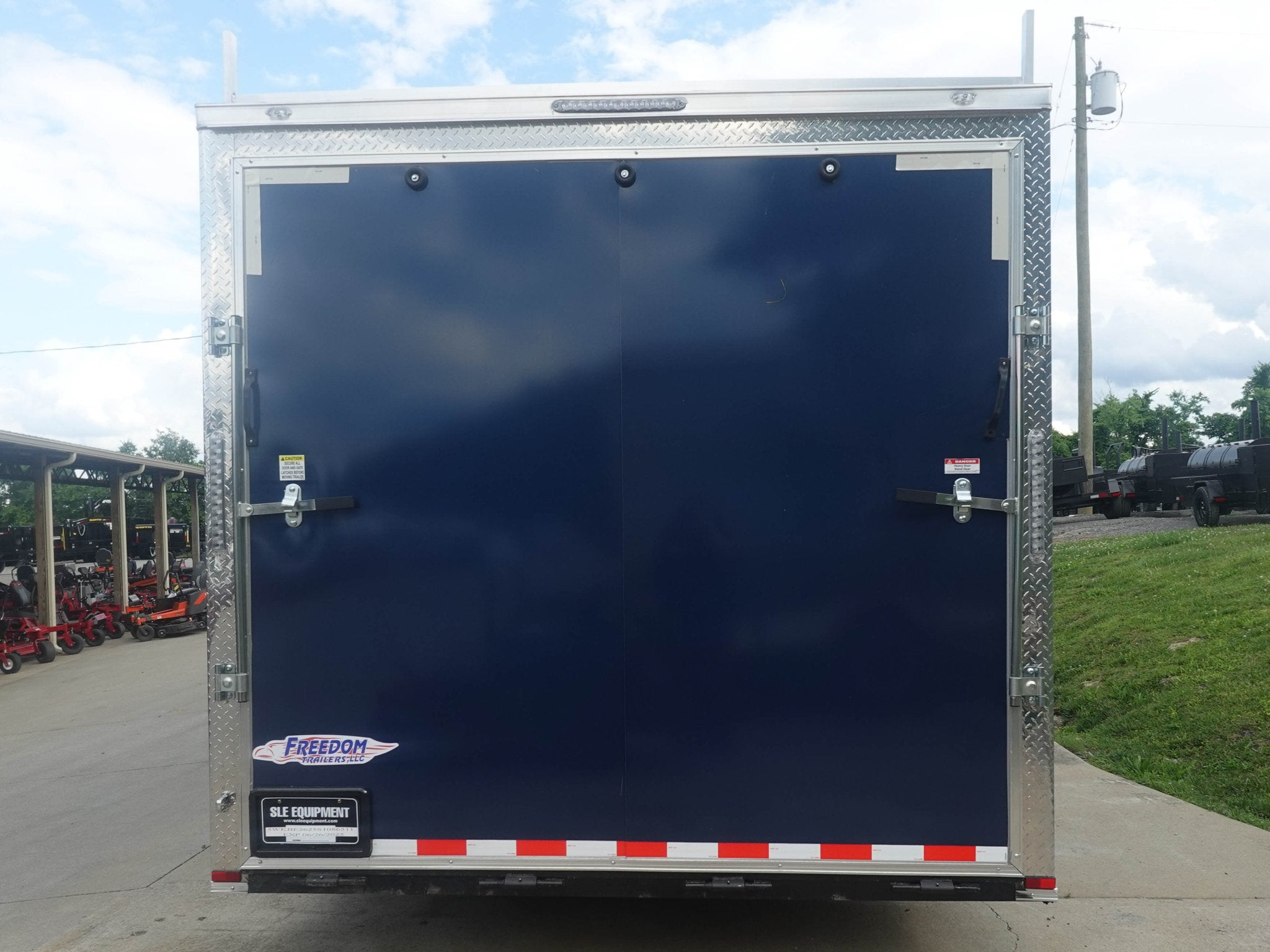 8.5×24 Blue V-Nose Slant Top Enclosed Trailer (2) 5200lb Axles Ladder Racks - Image 9