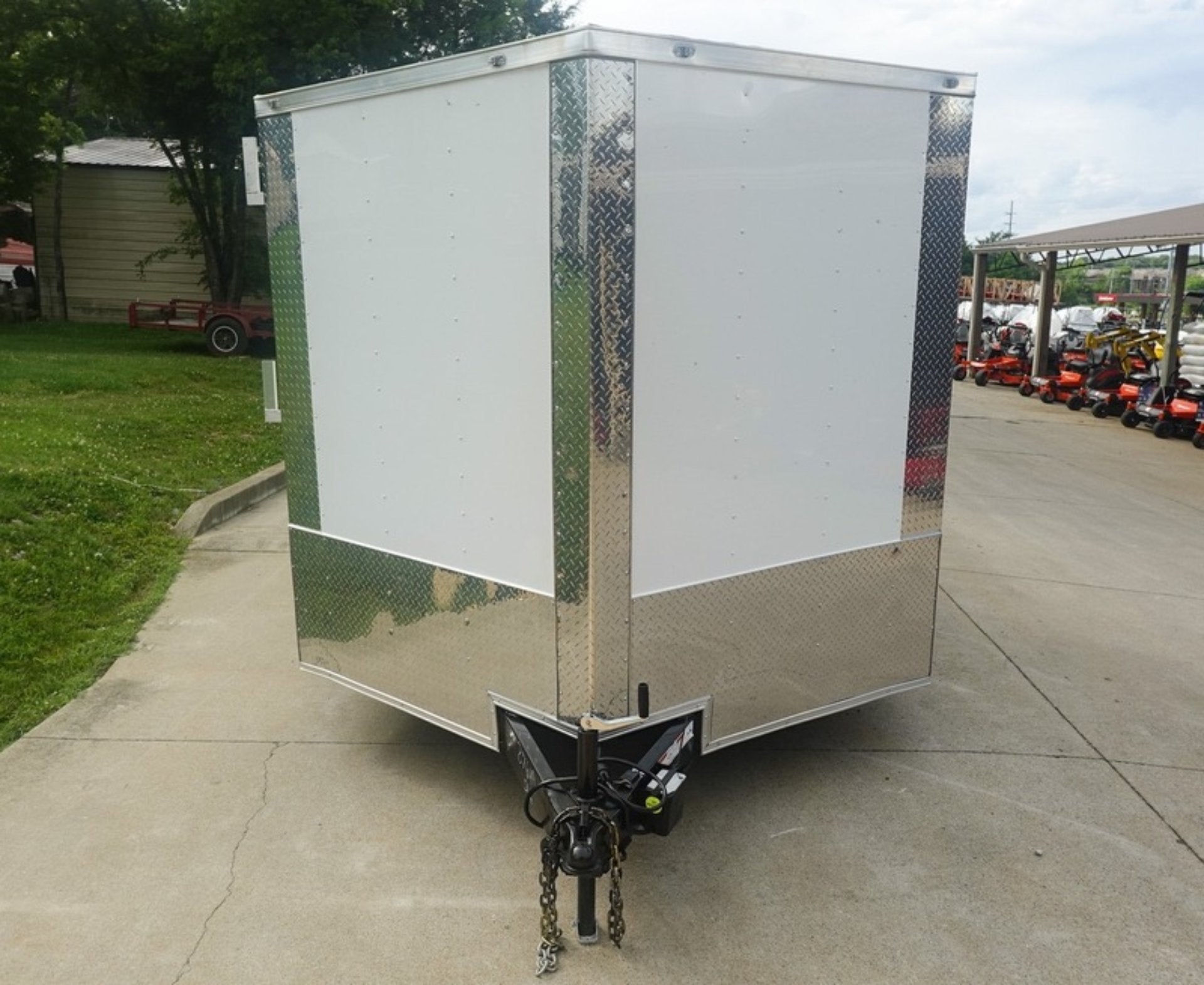 8.5′ x 20′ White V-Nose Hybrid Enclosed Trailer – Dual 7K Axles - Image 2