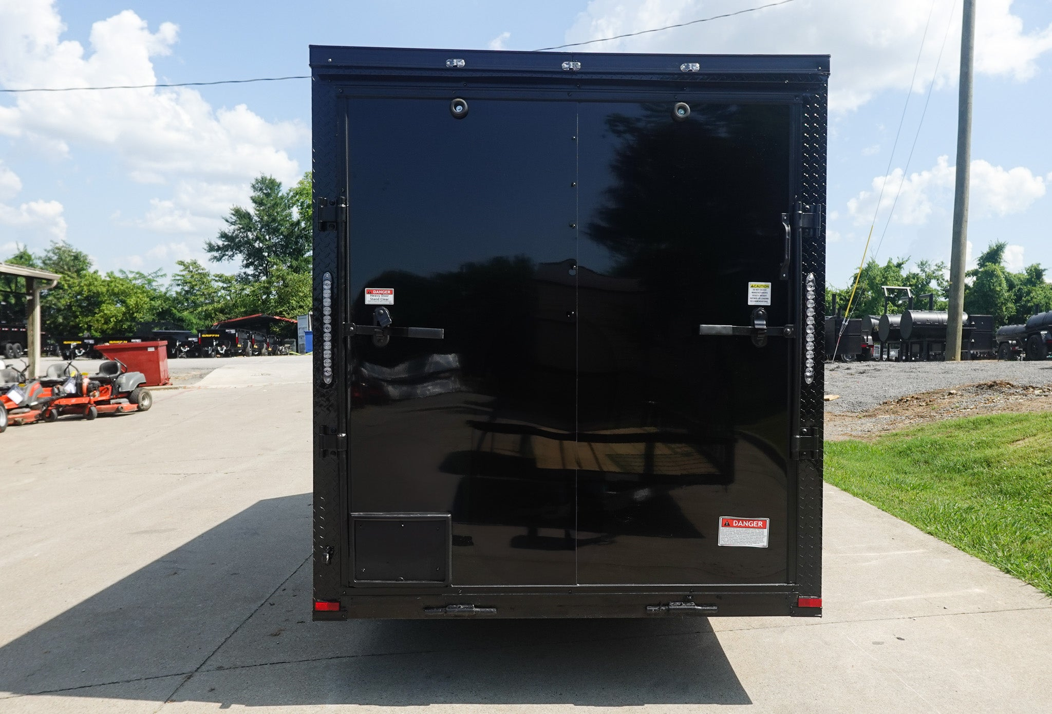 6×12 Enclosed Trailer Black V-Nose Blackout Package 3,500lb Axle Storage - Image 7
