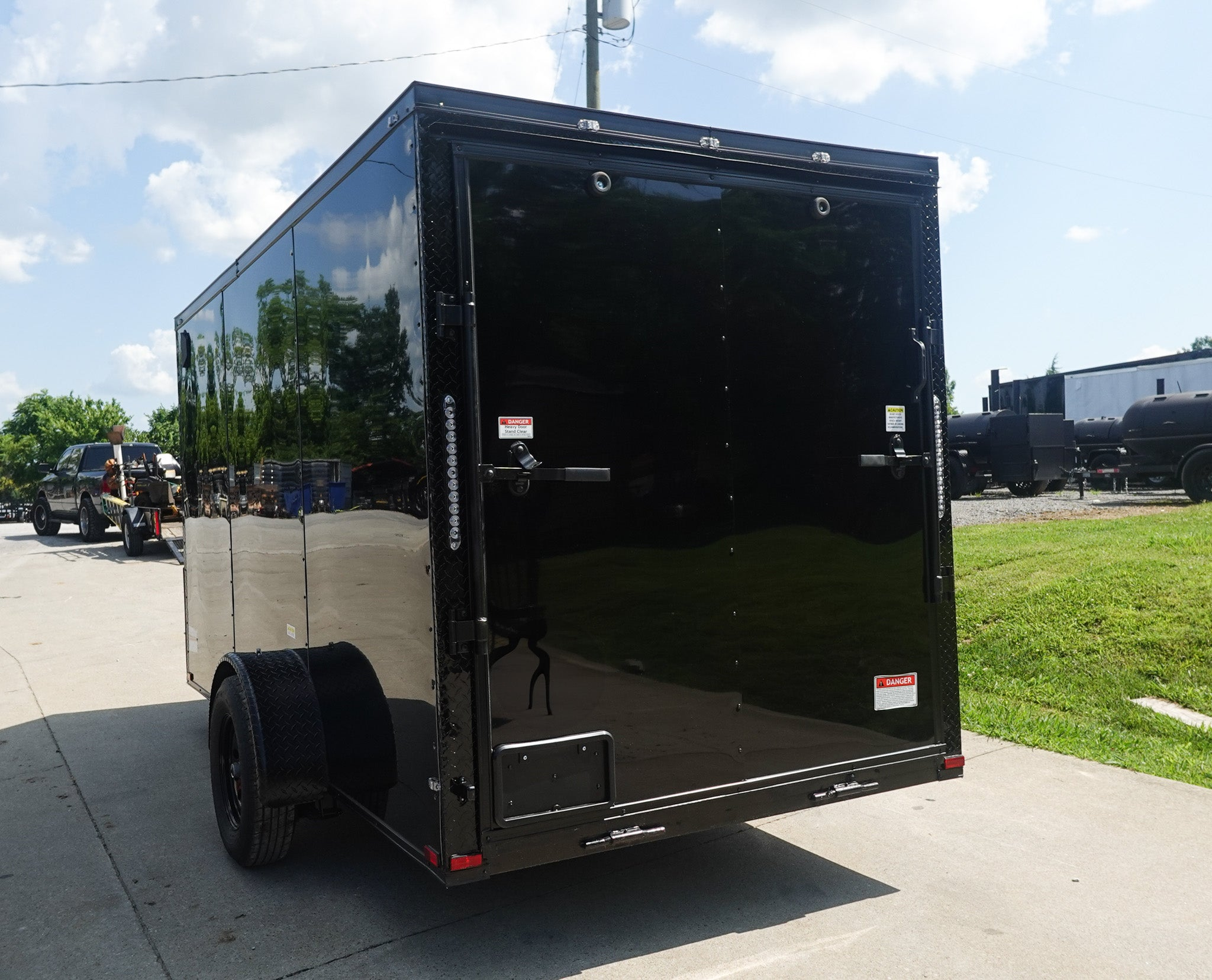 6×12 Enclosed Trailer Black V-Nose Blackout Package 3,500lb Axle Storage - Image 8