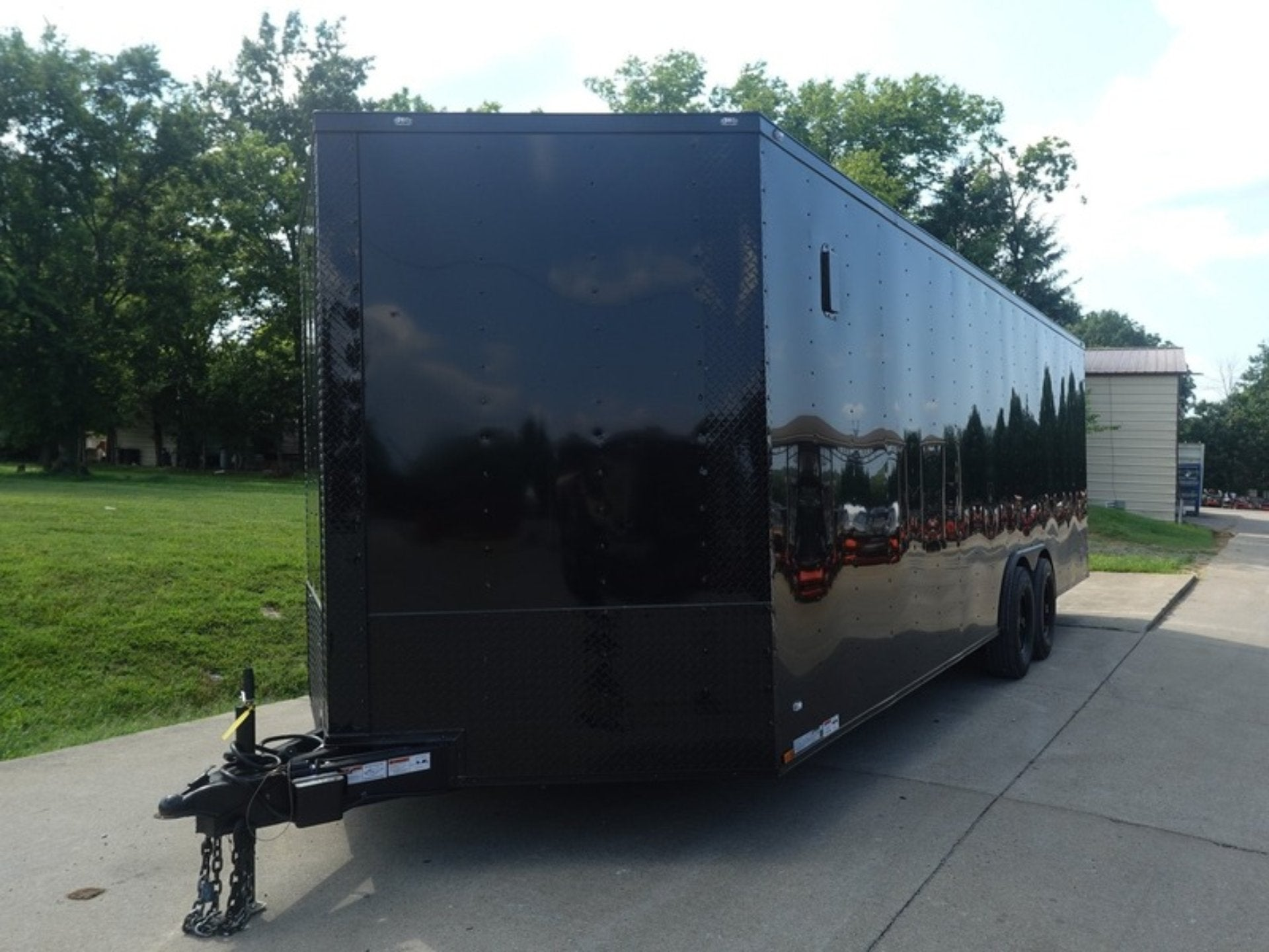 8.5×24 V-Nose Enclosed Trailer (2) 7000LB Axles with Wench Lift 14K GVWR