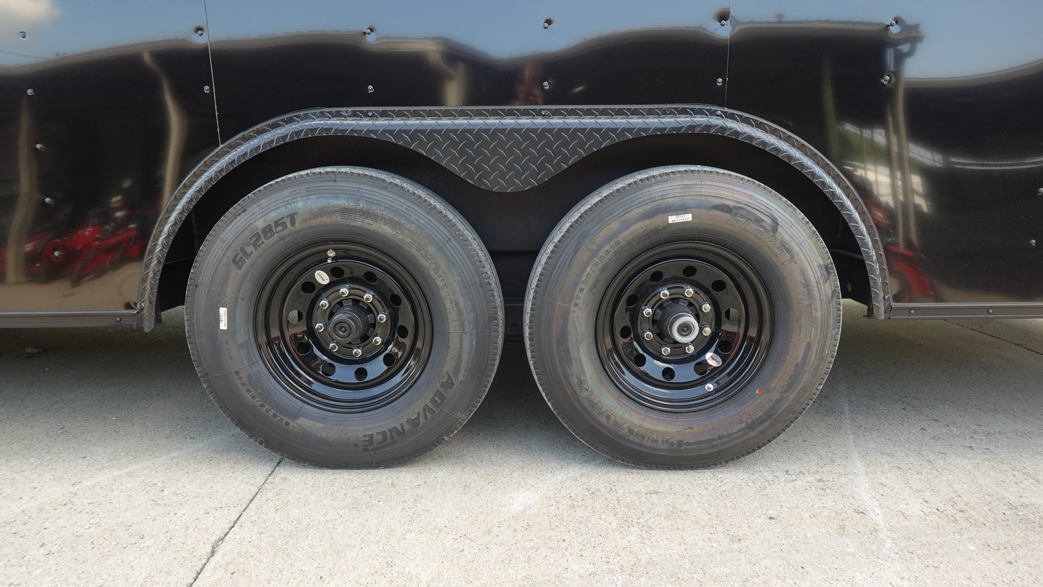 8.5×24 V-Nose Enclosed Trailer (2) 7000LB Axles with Wench Lift 14K GVWR - Image 32