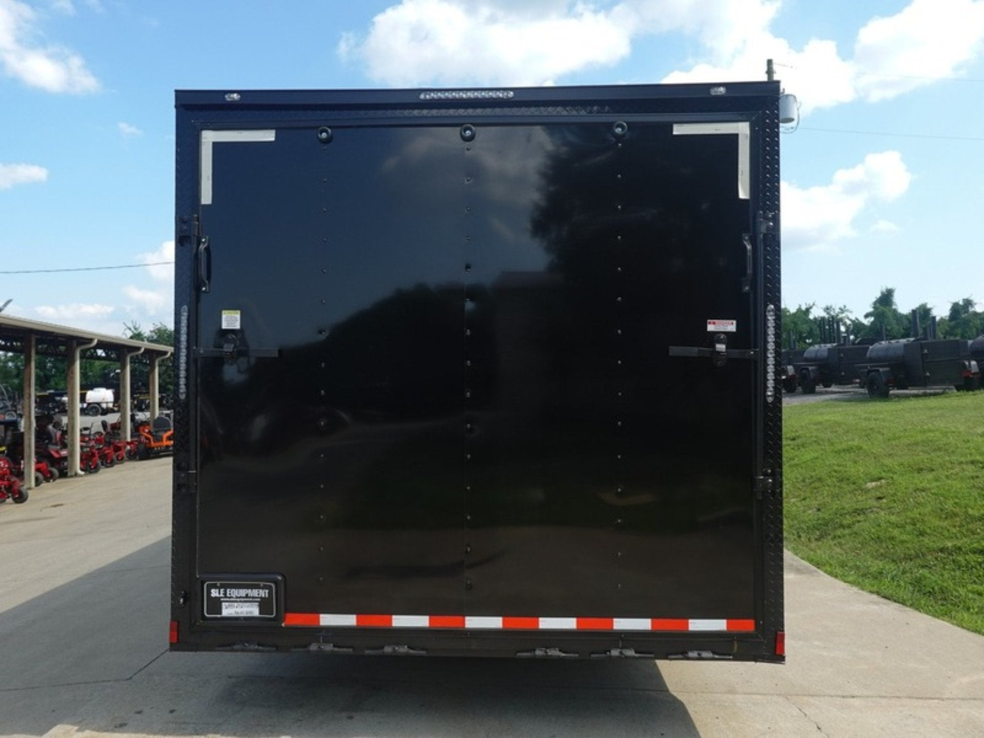 8.5×24 V-Nose Enclosed Trailer (2) 7000LB Axles with Wench Lift 14K GVWR - Image 7