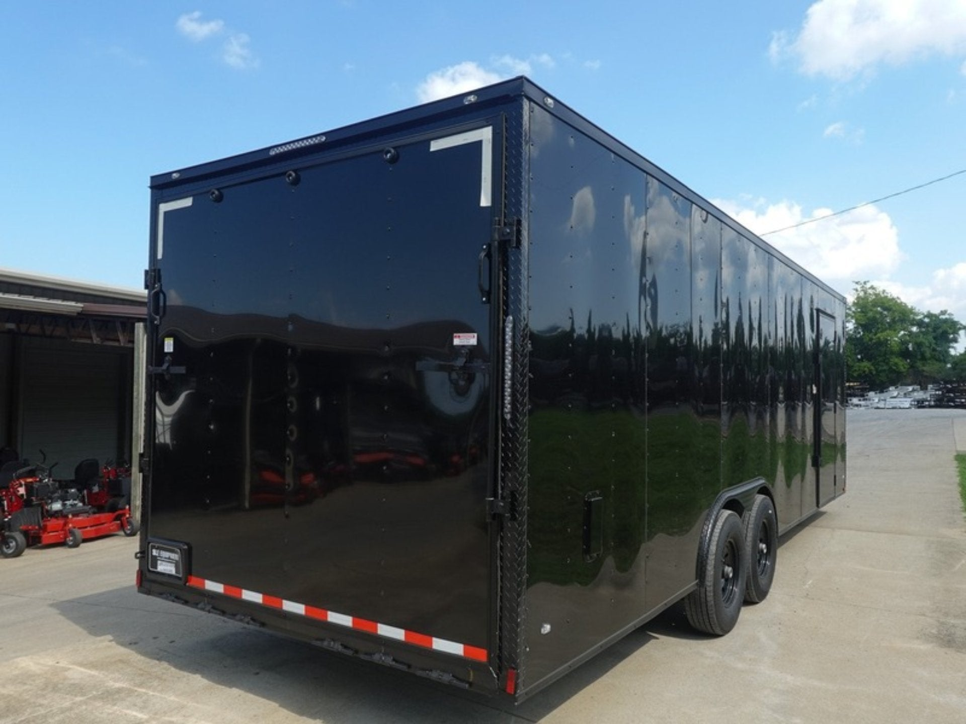 8.5×24 V-Nose Enclosed Trailer (2) 7000LB Axles with Wench Lift 14K GVWR - Image 8