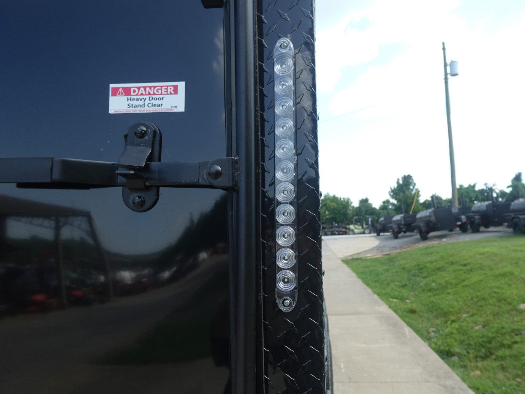 8.5×24 V-Nose Enclosed Trailer (2) 7000LB Axles with Wench Lift 14K GVWR - Image 16