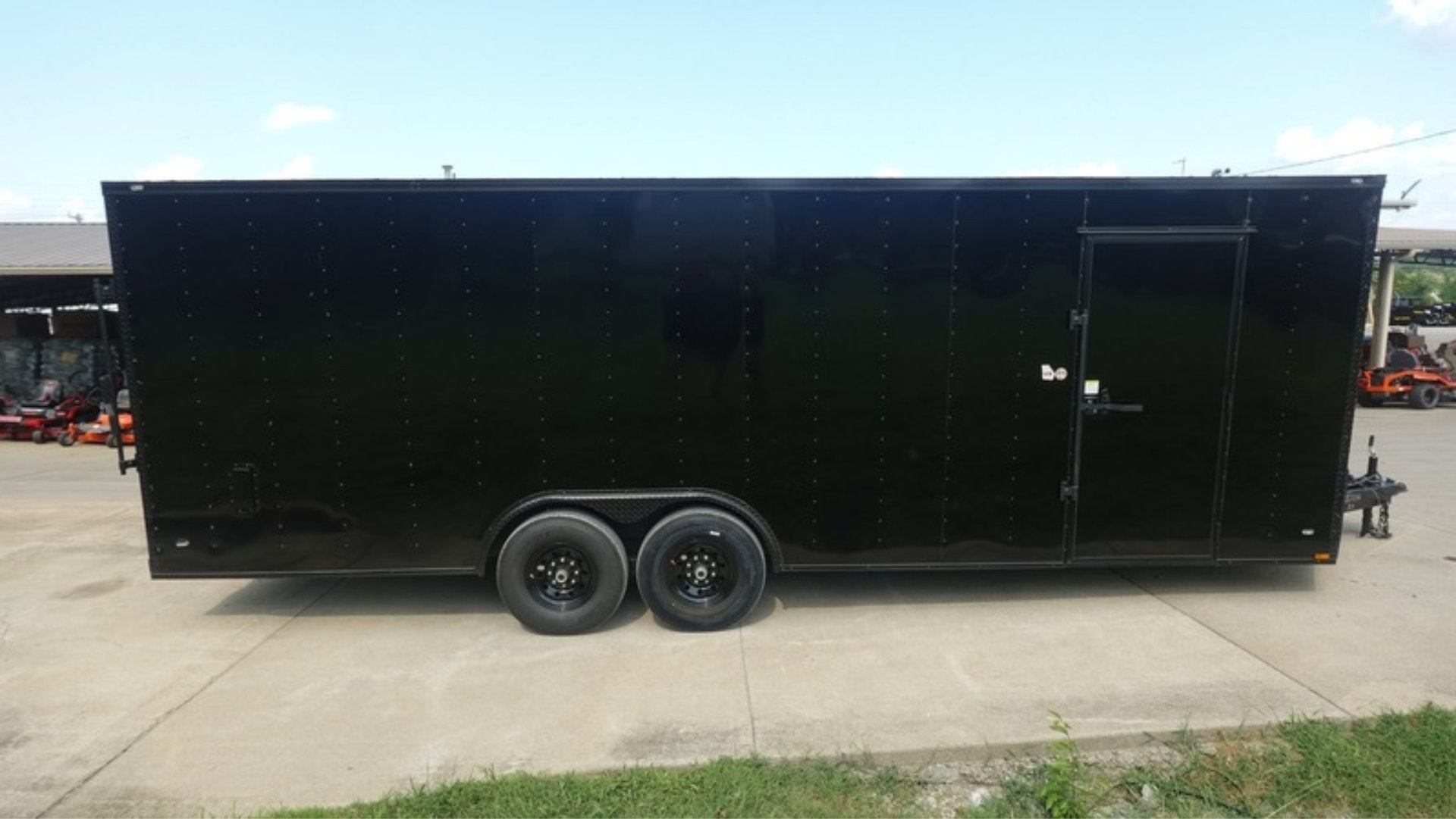 8.5×24 V-Nose Enclosed Trailer (2) 7000LB Axles with Wench Lift 14K GVWR - Image 9