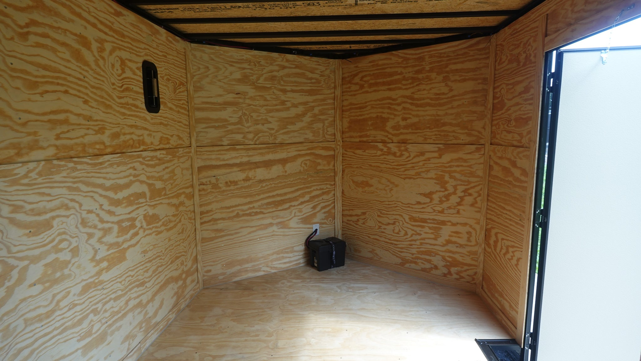 8.5×24 V-Nose Enclosed Trailer (2) 7000LB Axles with Wench Lift 14K GVWR - Image 23