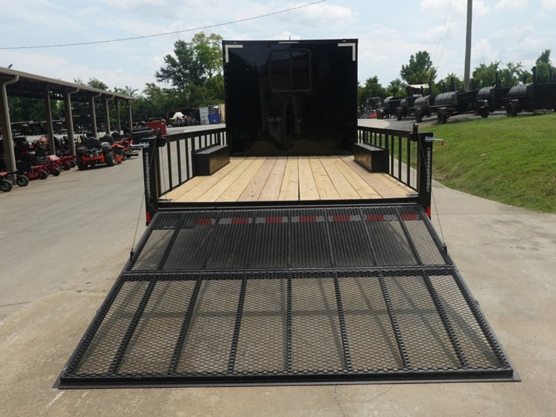 8.5×24 Black W/Black Out Hybrid Enclosed Trailer V-Nose (2) 7,000lb With Rails - Image 10