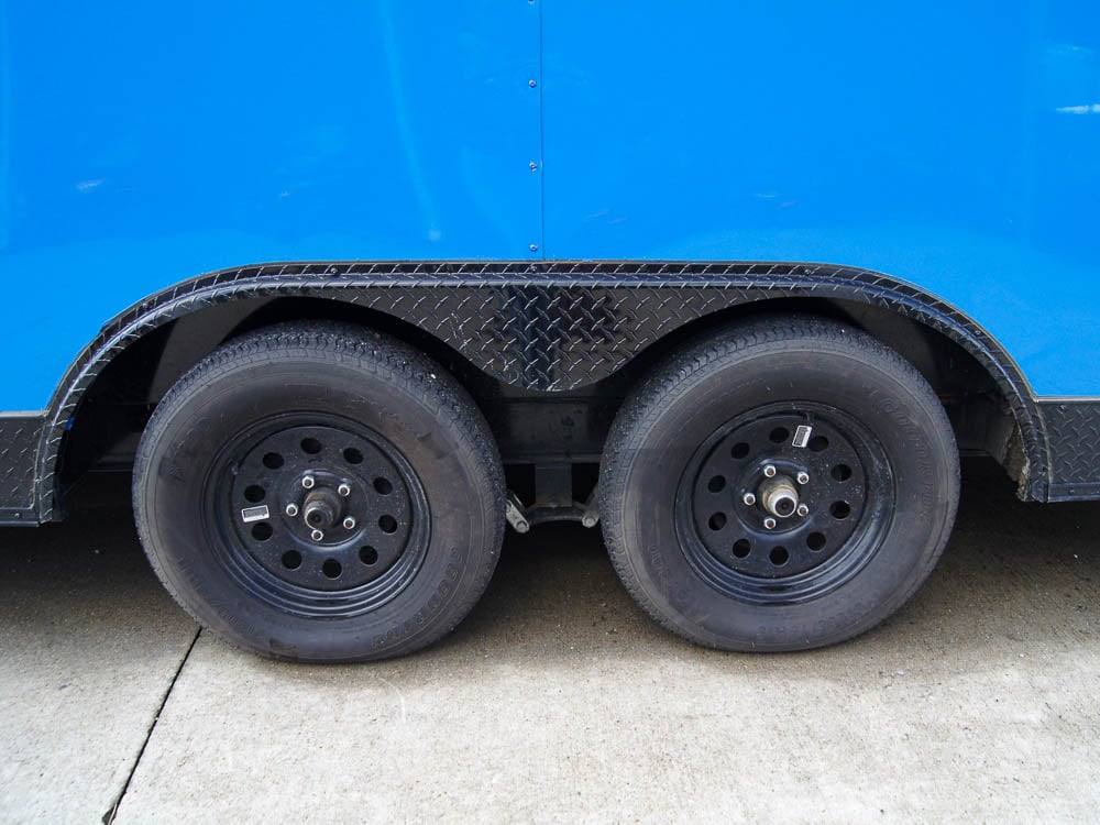 8.5×18 Blue V-Nose Slant Top Enclosed Trailer with Blackout Package - Image 12