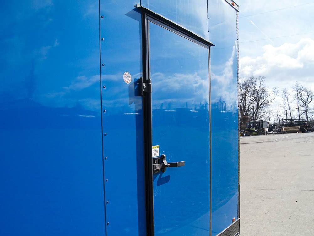 8.5×18 Blue V-Nose Slant Top Enclosed Trailer with Blackout Package - Image 15