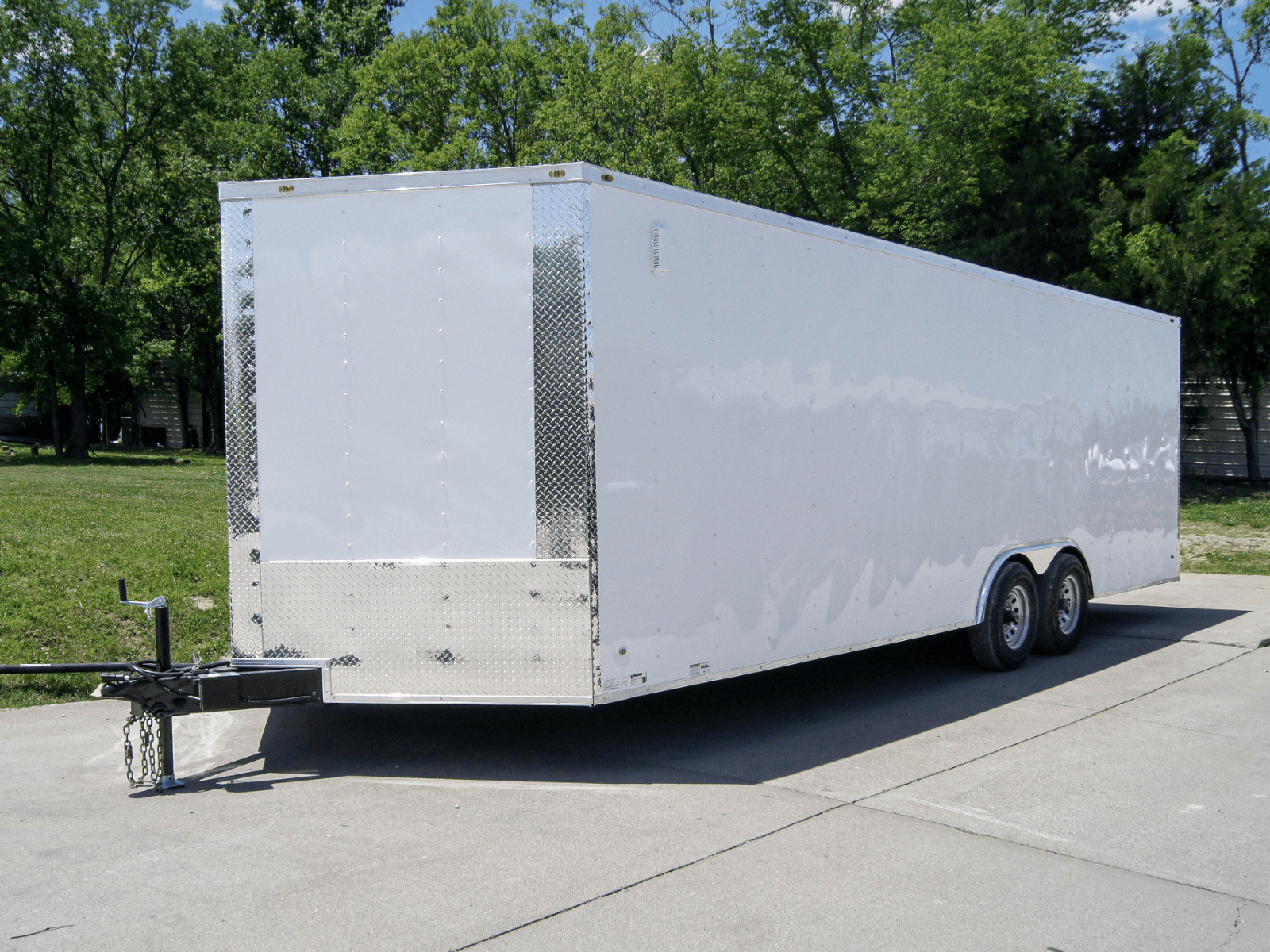 8.5×24 V-Nose Enclosed Trailer (2) 5,200lb Axles 10.4k GVWR - Image 4