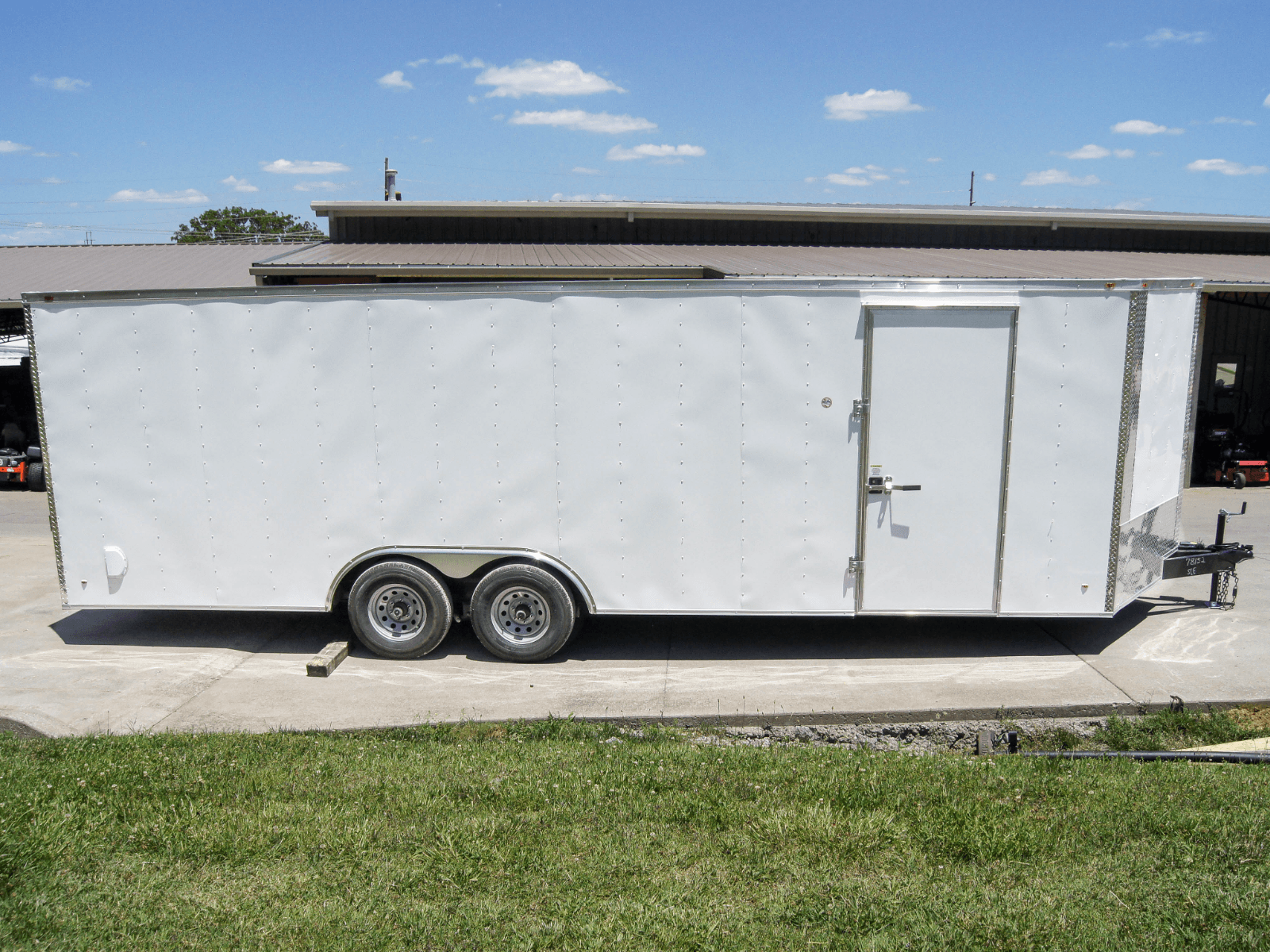 8.5×24 V-Nose Enclosed Trailer (2) 5,200lb Axles 10.4k GVWR - Image 8