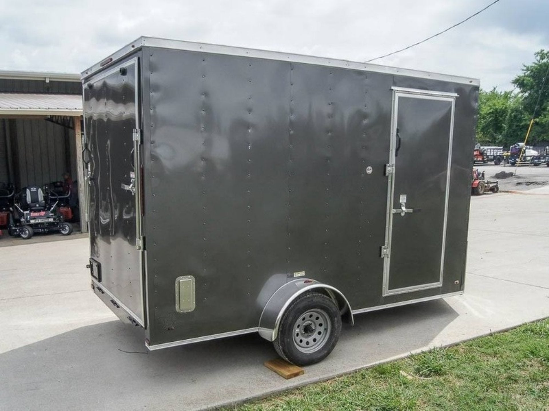 7×12 Charcoal V-Nose Custom Enclosed Trailer 3500lb Axle with Brake Storage - Image 4