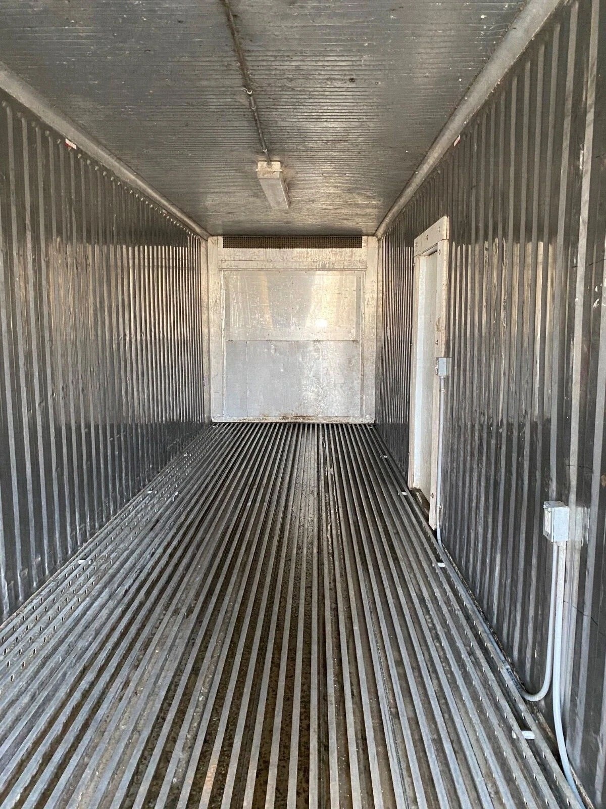 40ft Refrigerated Shipping Container – With Custom Side Door Access - Image 9