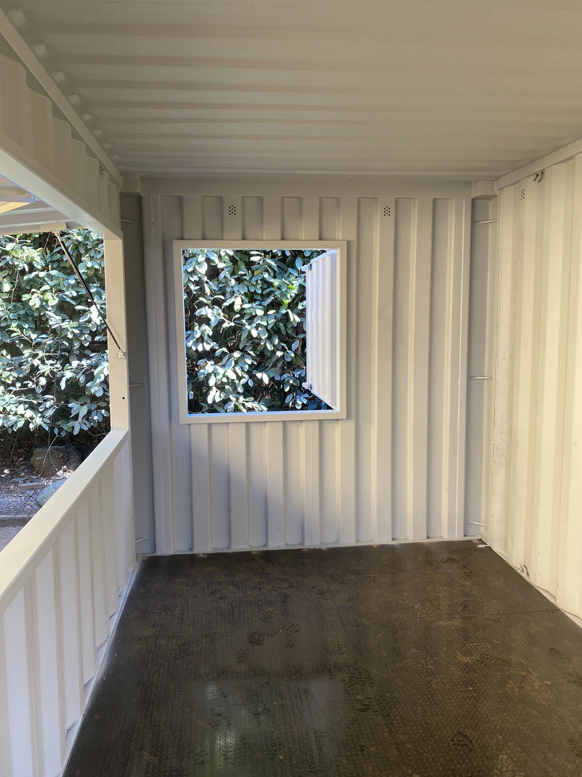 15ft Shipping ContainerBar/Kiosk/Stall/Pod - Image 10