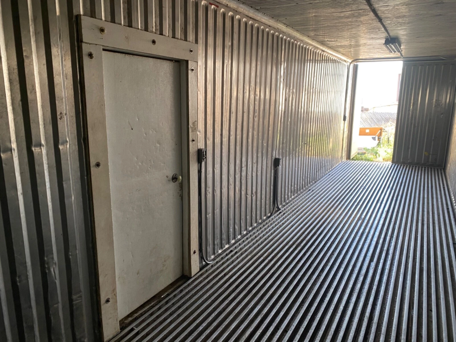 40ft Refrigerated Shipping Container – With Custom Side Door Access - Image 6